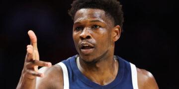 影/《NBA》「蟻人」Edwards 16.8秒關鍵一擊 助灰狼逆轉 「拋」掉馬刺