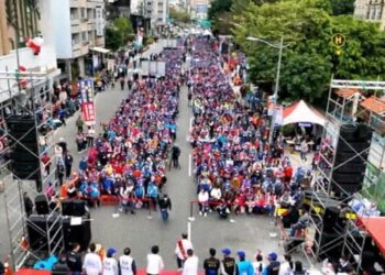 第二選區2號楊曜聰造勢大會寒風中氣勢強大 近萬人相挺