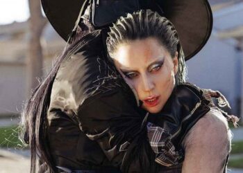 流行天后女神卡卡萬聖節「成魔」 新曲 MV 吐黑血、被鎖喉呈現內心掙扎