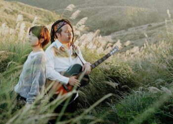 客家音樂圈前輩謝宇威與吉那罐子加持助陣 客家民謠樂團「好日」發行首張同名專輯