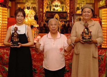 金曲獎得獎還願！巴奈與柔米重返台北霞海城隍廟獻唱 感謝城隍爺保佑