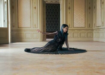 Penny戴佩妮〈沉默 Silence〉MV釋出 以布達佩斯雙地標詮釋情感深度