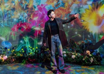 《花之舞光影展》太夢幻！ 歌手柏霖PoLin讚嘆：彷彿到了花草世界