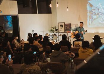 滅火器揪近30位音樂人參與不插電音樂會 血肉果汁機主唱GIGO、吉他手阿霖驚喜登場 笑稱「不插電不好聽我們講話就好」