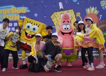 超可愛海綿寶寶現身台中中央球場 逾9,000名親子同歡熱情開跑！