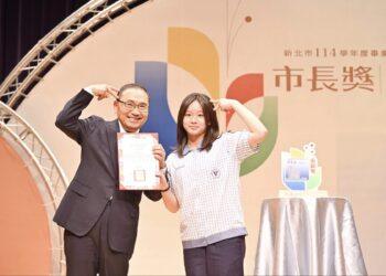 留下青春最驕傲的瞬間！侯友宜出席市長獎頒獎典禮 與5,178位優秀學子合影留念