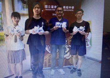 大學學科能力測驗成績今天公布台南一中締造學測佳績4位同學滿級分