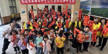 書法家揮毫迎新春 花蓮榮家增添喜氣