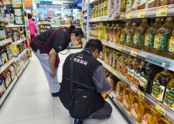 中聯毒油延燒末端！中市府追出5家下游業者 近4萬公斤問題油急下架