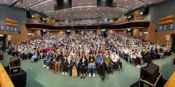 影音/彰基好幸福!首屆醫護音樂節盛大登場 輪番開唱點亮彰基