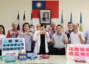 引進多元益智教具樂活晚年 花蓮榮家陪伴長輩玩出智慧
