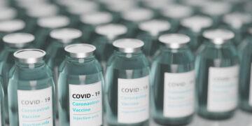 公費新冠疫苗擴大！明年元旦起至228「滿6個月以上」全民皆可打