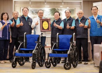 響應好日子愛心大平台 埔墘福德宮捐贈輪椅並資助埔墘國小學童