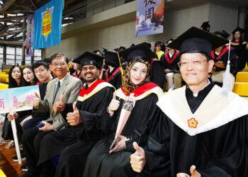 文化大學畢典國際生吸睛　越南籍畢業生阮凱恩代表致詞