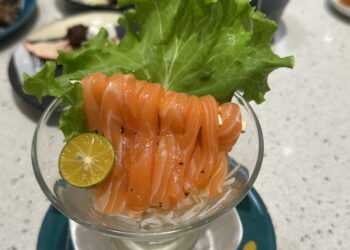爭鮮鮭魚季新品創意命名吸睛 網友熱議餐點名稱與獨特料理方式