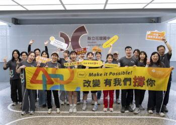 職人出馬！漆作金牌校友相挺　攜手遠雄志工翻修校園