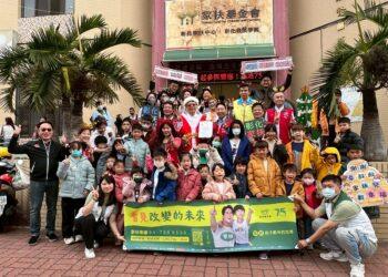 卓伯源攜手帥宇實業連10年送愛 守護家扶兒少溫暖過冬