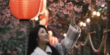 2026 淡水櫻花季 1/29 浪漫登場！天元宮攜手繪本藝術家「幾米」打造光櫻繪夢