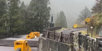 影音/大陸冷氣團持續影響 太平山下冰霰