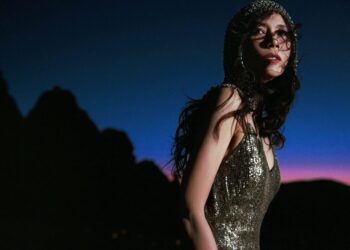 莫文蔚生日發歌 中東拍MV 呈現《沙丘》絕景