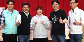 2026蘇澳鎮長盃羽球錦標賽開打 世大運金牌得主楊筑云開球