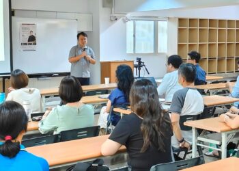 中市工策會攜手教育界、百年書店　邀心理專家解碼青春期「收心求生術」