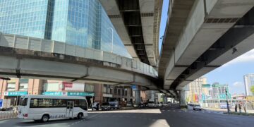 新莊思源路陸橋主梁吊裝 10月2日與3日夜間封閉新北大道二段