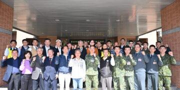 農曆春節將屆 代理縣長率團敬軍致贈加菜金