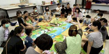 玩遊戲看見孩子的成長樣貌!新北社會局推「情緒小怪獸」共讀活動 增能家長成為孩子的情緒導師