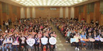 新北表揚 116 處績優老人共餐單位 侯友宜親頒獎金感謝基層溫暖陪伴