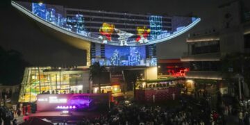 香港暑假旅遊夯！大熊貓生日派對、夜航纜車 機加酒1萬1888元起