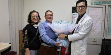 71歲老翁負重半生、脊椎變形 靠「OLIF新式微創手術」逆轉人生