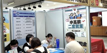 新北市三重就業博覽會登場 54家廠商釋出2000職缺初媒合率破五成