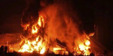 美以對伊行動屆滿17日：杜拜機場遇襲停航，川普斥德黑蘭陷「AI認知戰」