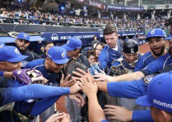 不一樣的悍將！2026 新莊開幕戰「Blue Power」開跑 侯友宜勉勵球員再創佳績