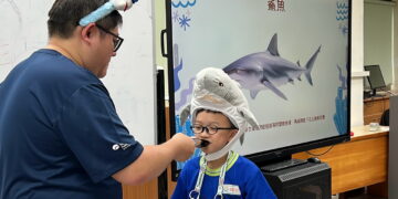 守宮、象龜和議員都是助教　陪伴學童探索海洋生態