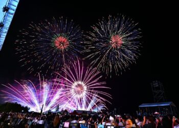 2026王功漁火節海洋音樂會 8分鐘絢爛煙火秀嗨翻天