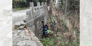 影音/南京中山陵景區石橋底竟有大量中華民國國徽石條 大批民眾前往敬煙祭奠