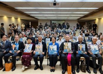   《走徑東海岸》新書問世　魏嘉賢：走進花蓮發掘外籍神父奉獻故事