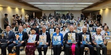   《走徑東海岸》新書問世　魏嘉賢：走進花蓮發掘外籍神父奉獻故事