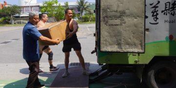 花蓮縣同鄉公益總會暖心 致贈清潔隊500雙愛心鞋