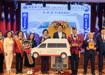 溫馨送暖!獅子會300B2區捐贈復康巴士 朱惕之代表新北受贈致謝