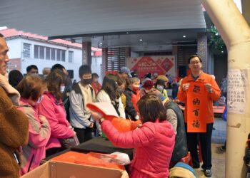 福蛇迎春名家揮毫送春聯 竹東戲曲公園熱鬧迎新春