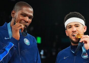 影/《NBA》太陽雙星發威 杜蘭特飆38分聯手布克1.7秒跳投殺掉公鹿