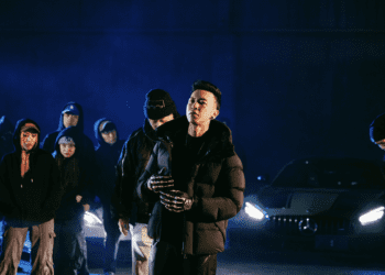 小春Kenzy寒流8度拍新曲〈晃落〉MV 破百兄弟相挺