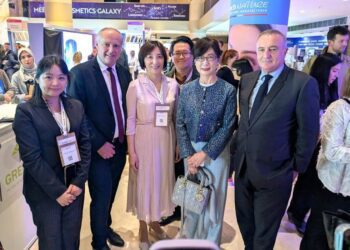 台灣麗谷理事長李琳媛巴黎COSMETIC 360開幕剪綵 推動美妝產業鏈結國際