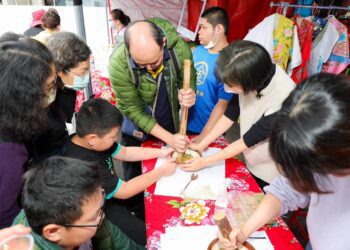 「來客庄、尞天穿」 百年客家傳統遊戲「跌三烏」重現