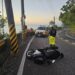 影音/機車騎士疑似擦撞護欄跌落山谷 蘇澳警消搜救尋獲遺體