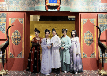 化身古人品皇家茶 「茶與王」特展再推漢服體驗活動