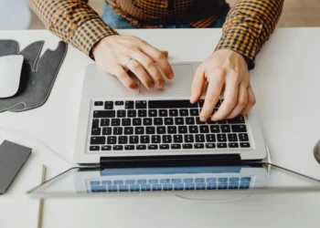 品牌顧問如何打造企業專屬CIS？掌握5大關鍵步驟！